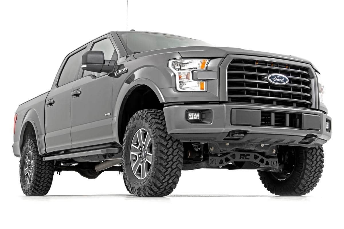 4 Inch Lift Kit M1 Struts/M1 Ford F-150 4WD (2015-2020) Rough Country-1