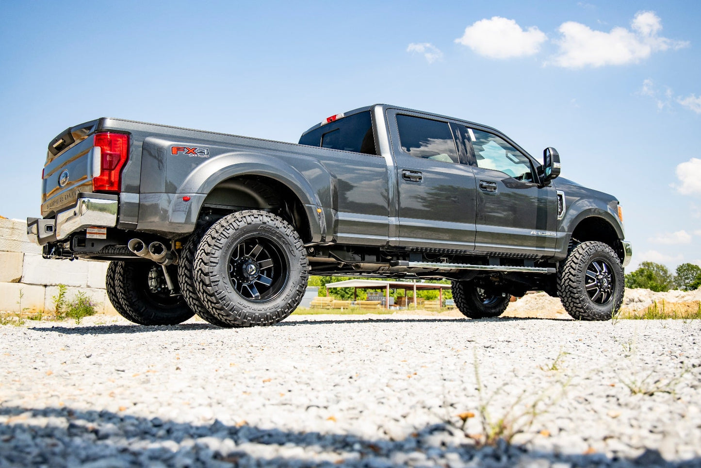 4.5 Inch Lift Kit DRW D/S M1 Ford F-350 Super Duty 4WD (2017-2022) Rough Country-5