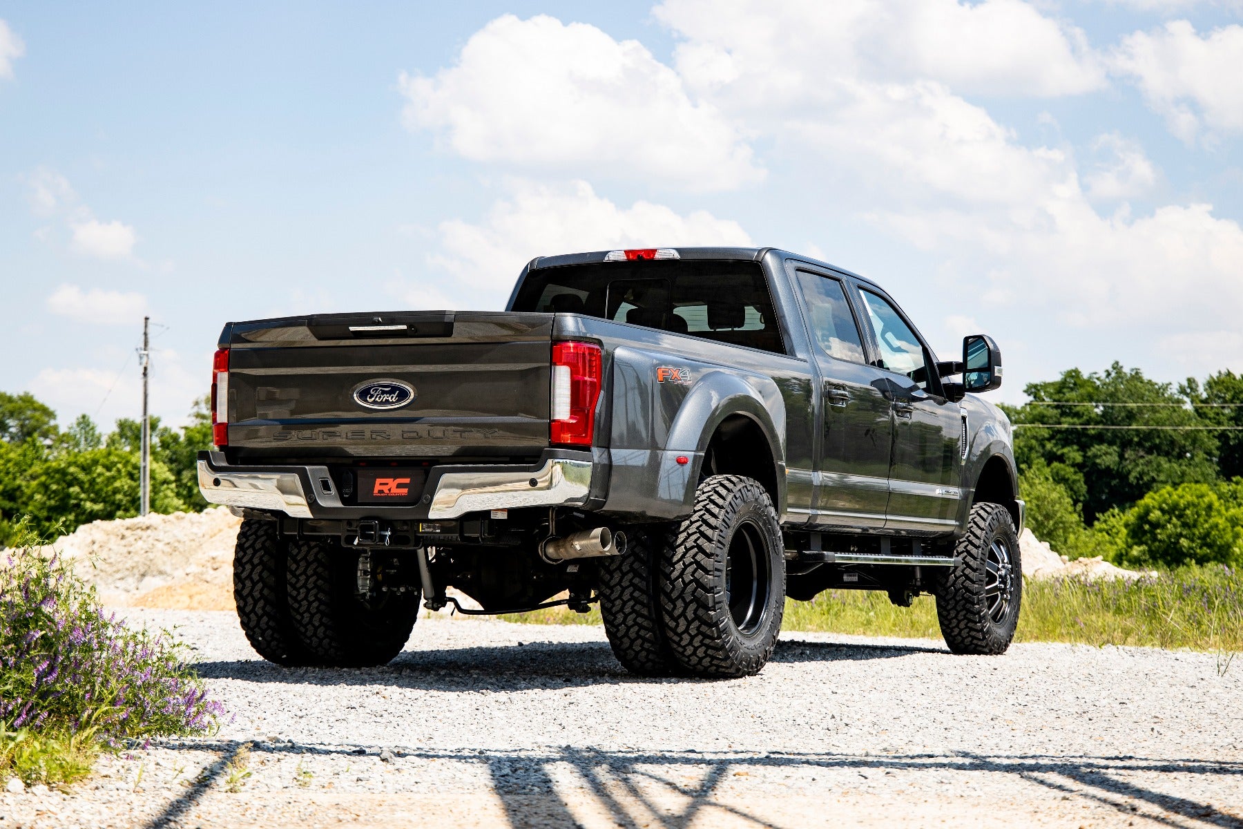 Rough Country 4.5 Inch Inch Ford Suspension Lift Kit w/ V2 Shocks 17-20 F-350 4WD Diesel Dually Rough Country