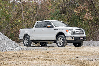 2 Inch Lift Kit M1 Struts/M1 Ford F-150 4WD (2009-2013) Rough Country-2
