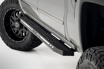 AC2 Running Boards Amber/White Crew Cab Silverado/Sierra 1500 (07-18) Rough Country-1