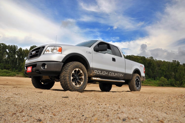 2.5 Inch Leveling Kit Ford F-150 2WD/4WD (2004-2008) Rough Country-2