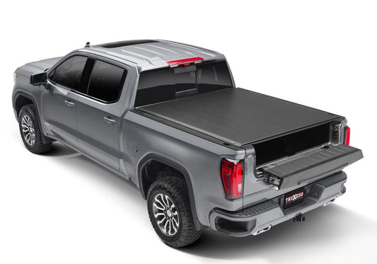 Lo Pro Tonneau Cover Black 2020-2026 GMC Sierra (with CarbonPro Bed) 5 Foot 9 Inch Bed Truxedo-1