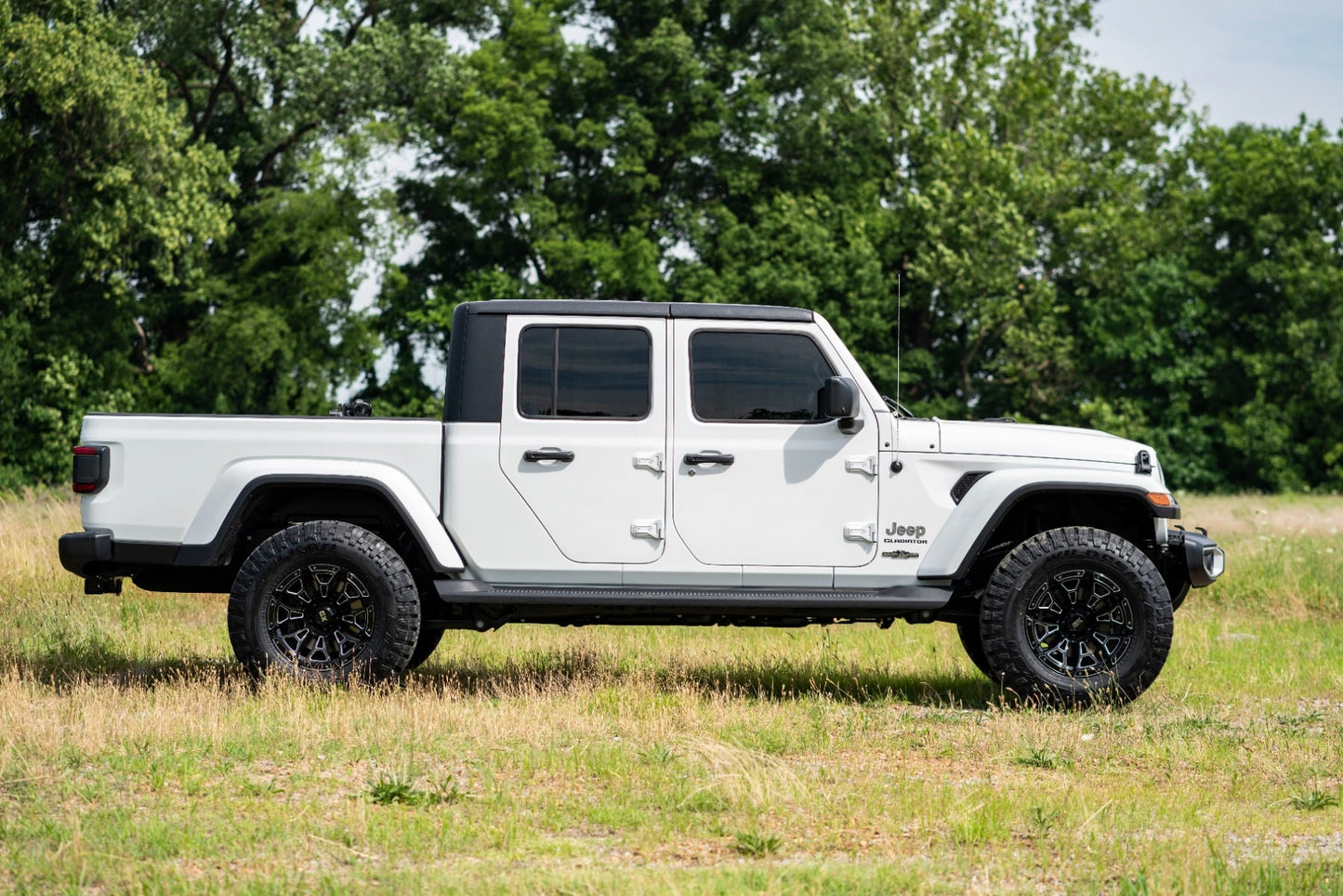 2.5 Inch Leveling Kit Spacers V2 Jeep Gladiator JT 4WD (2024-2025) Rough Country-5