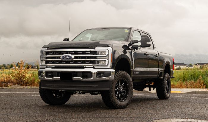 4 Inch Coil Spring Lift Kit With Falcon 2.1 Front/Rear Shocks, Radius Drops, And Front Track Bar Bracket 2023-2025 Ford Super Duty F-250/F-350 ReadyLIFT-2