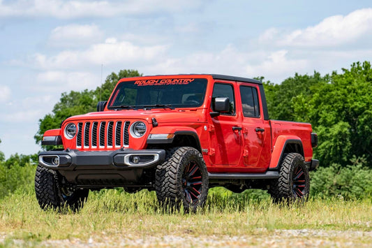 2.5 Inch Leveling Kit Spacers M1 Jeep Gladiator JT 4WD (2020-2023) Rough Country-1