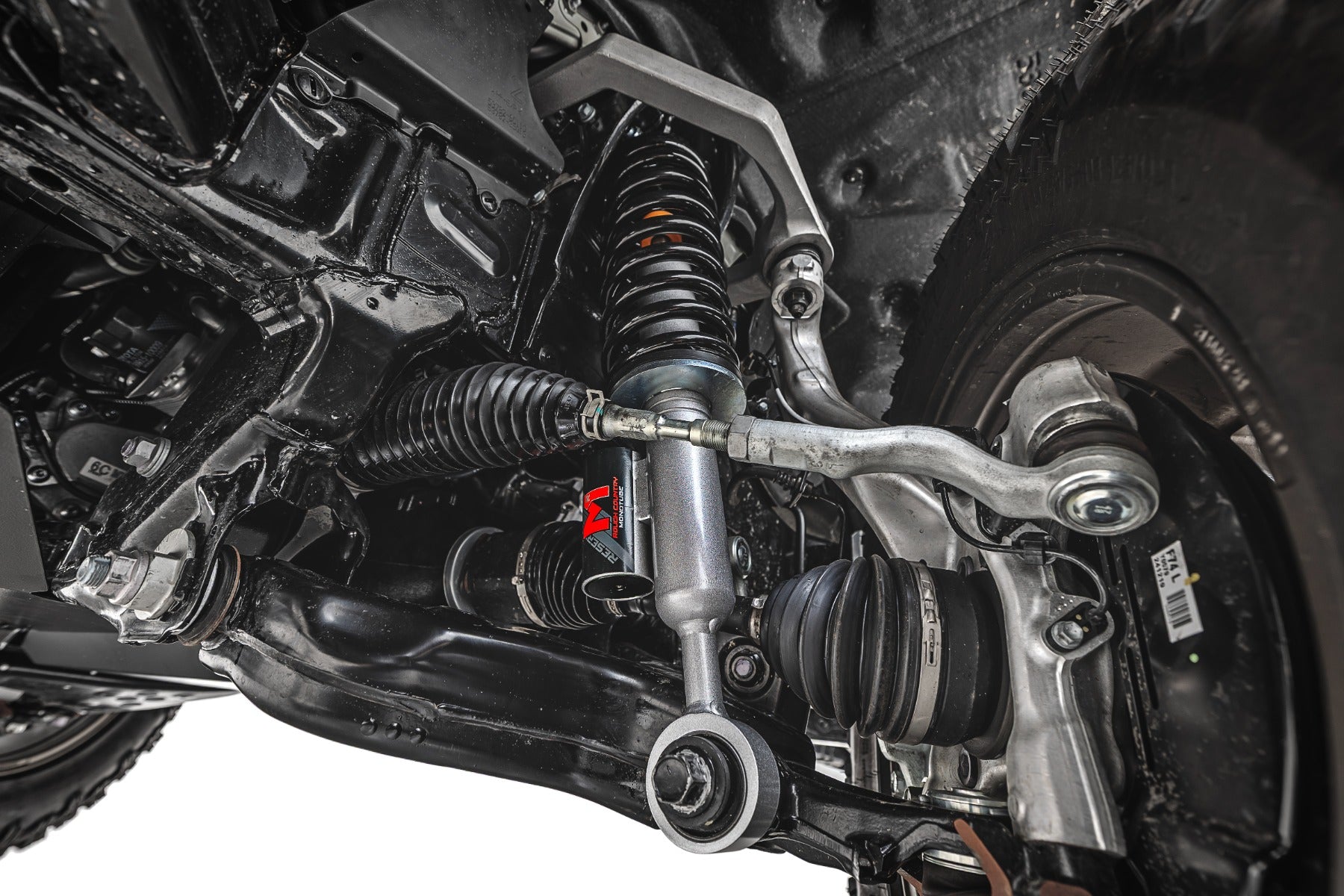 M1R Reservoir Loaded Struts Adjustable Height Front Leveling Toyota 4Runner (25-26) Rough Country-2
