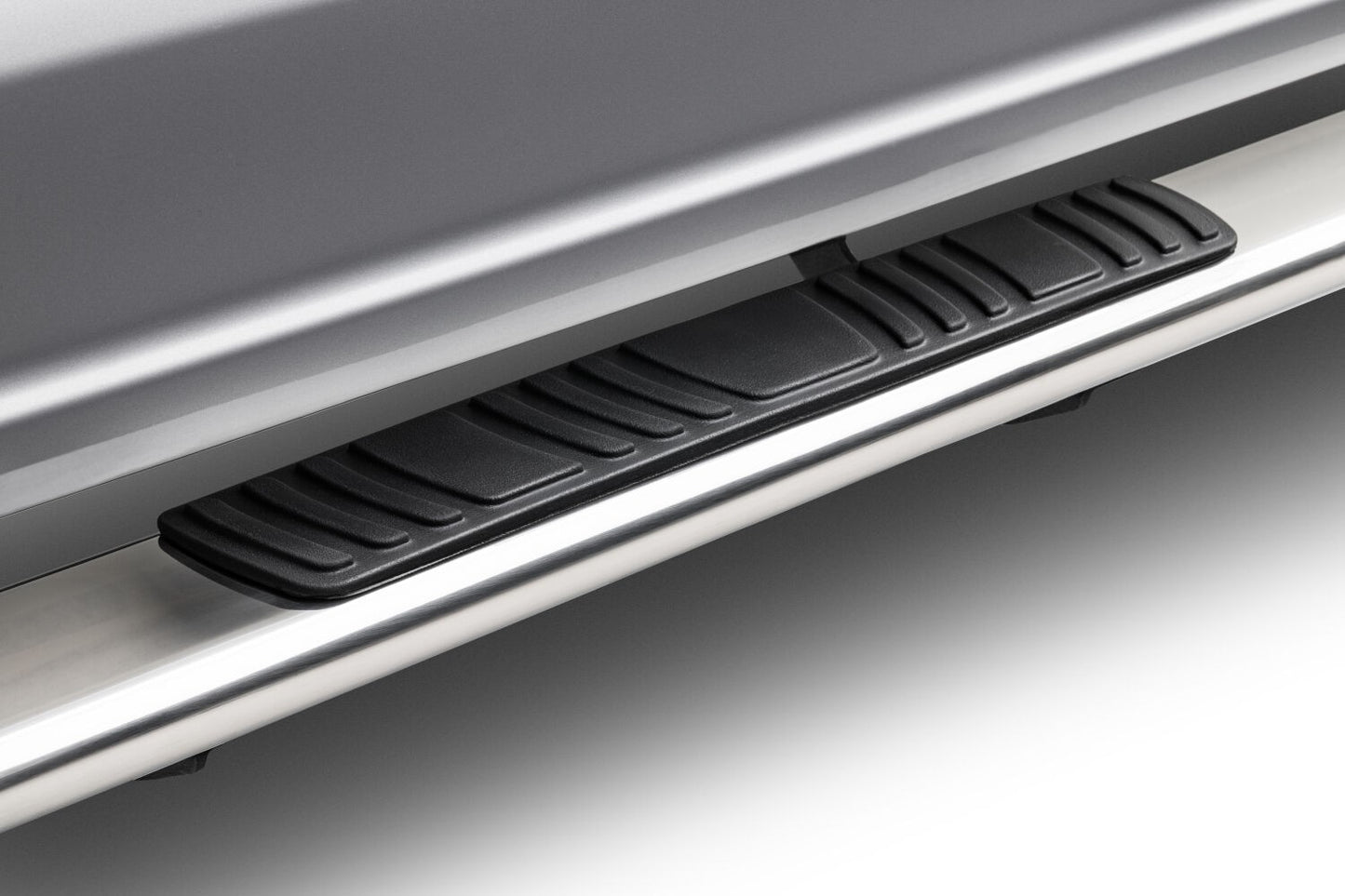 5 Inch OE Xtreme Low Profile SideSteps With Mounting Bracket Kit Polished Stainless Steel 2015-2026 Ford F-150/ F-250/F-350 Go Rhino-1