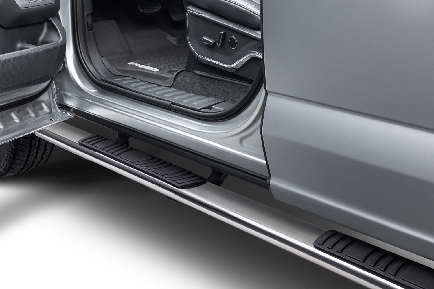 5 Inch OE Xtreme Low Profile SideSteps With Mounting Bracket Kit Polished Stainless Steel 2015-2026 Ford F-150/ F-250/F-350 Go Rhino-6