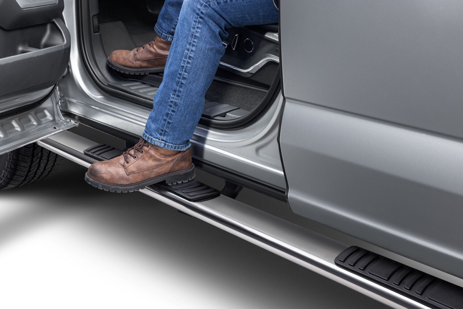 5 Inch OE Xtreme Low Profile SideSteps With Mounting Bracket Kit Polished Stainless Steel 2015-2026 Ford F-150/ F-250/F-350 Go Rhino-7