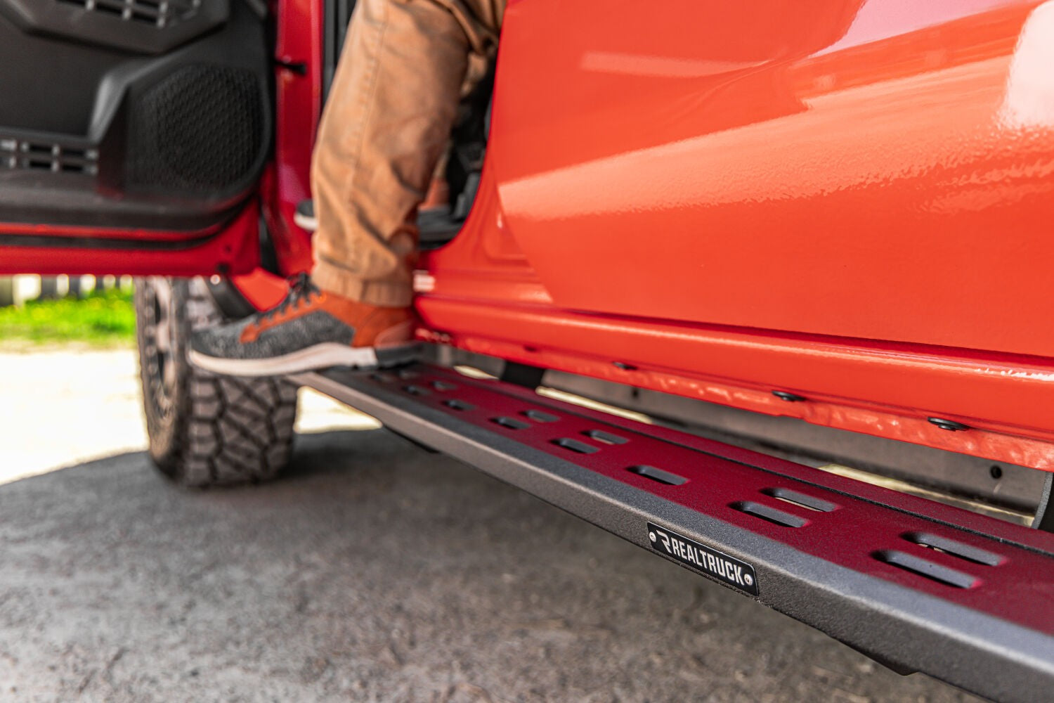 RB20 Slim Line Running Boards with Mounting Bracket Kit Protective Bedliner coating 2024-2026 Toyota Tacoma Go Rhino-8