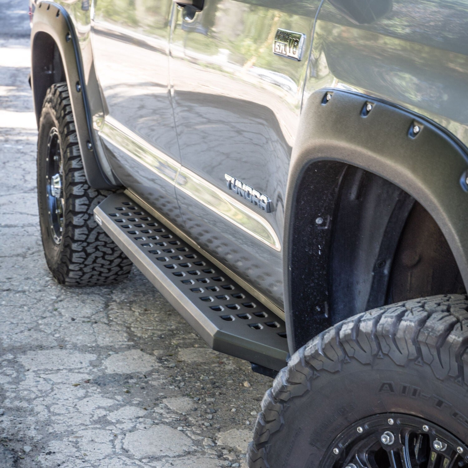 RB20 Running Boards With Mounting Brackets Textured Black 2022-2026 Toyota Tundra Go Rhino-2
