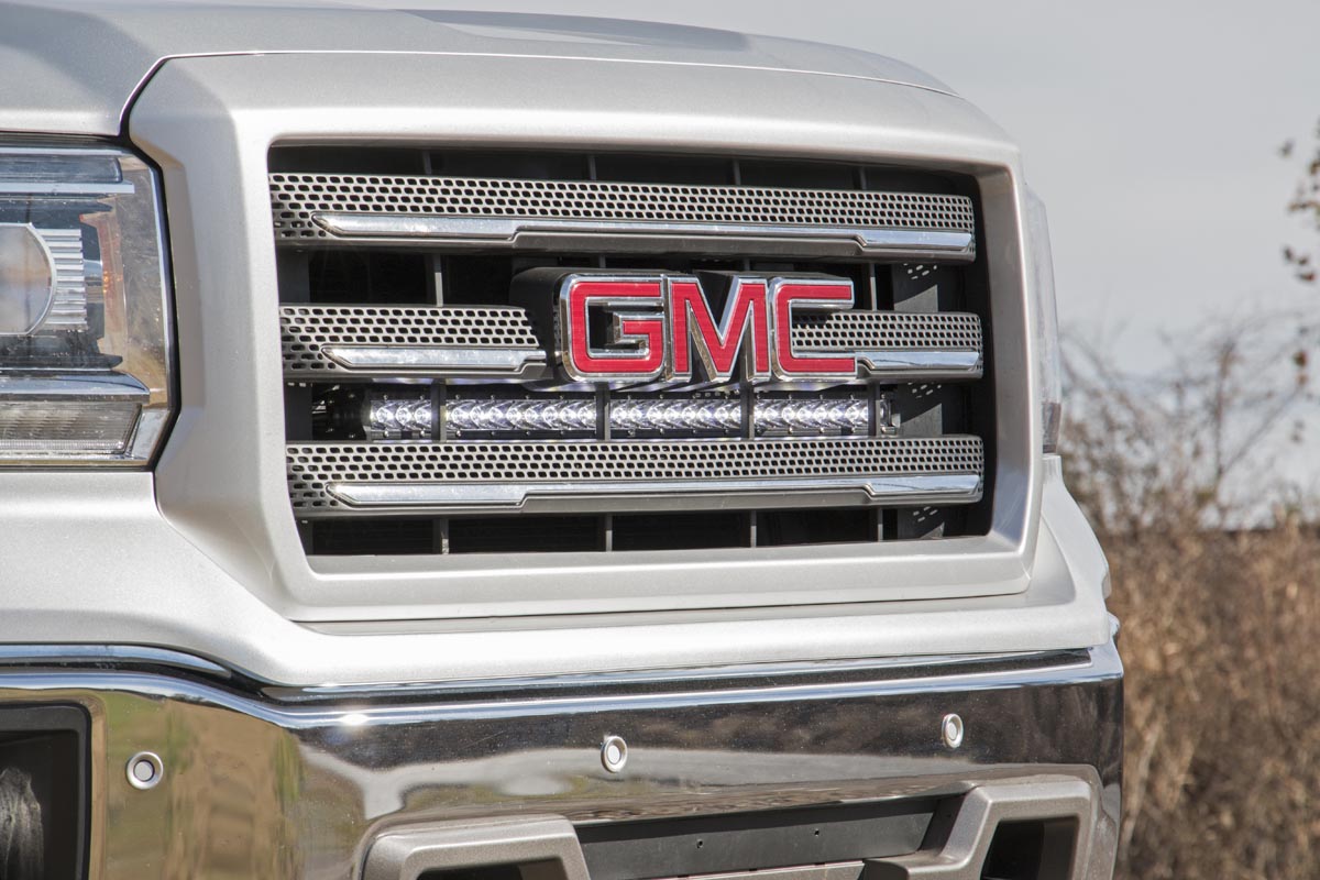 LED Light Kit Behind Grille Mount 30 Inch Chrome Single Row Silverado/Sierra 1500 (14-18 & Classic) Rough Country-4