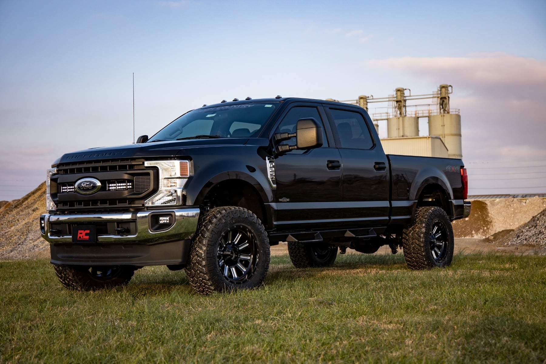 LED Light Kit Grille Mount 10 Inch Black Slimline Ford F-250 Super Duty (20-22) Rough Country-5