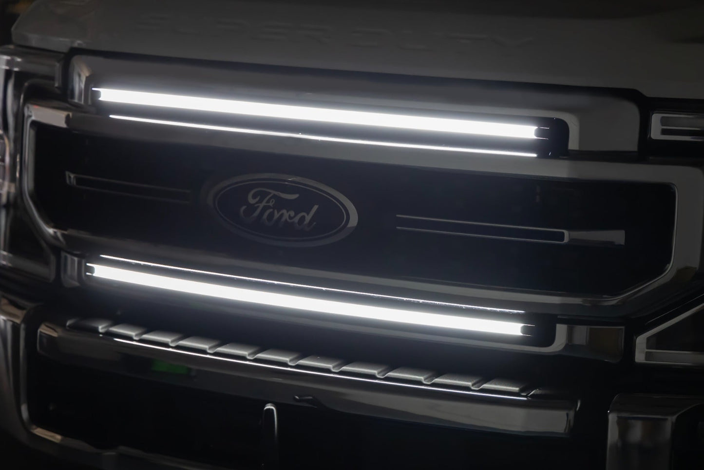 LED Light Kit Grille Mount 30 Inch DRL Ford F-250/F-350 Super Duty (17-22) Rough Country-3