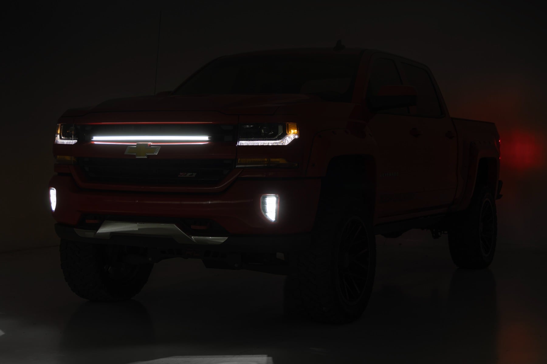 LED Light Kit Grille Mount 30 Inch DRL Chevy Silverado 1500 (16-18) Rough Country-2