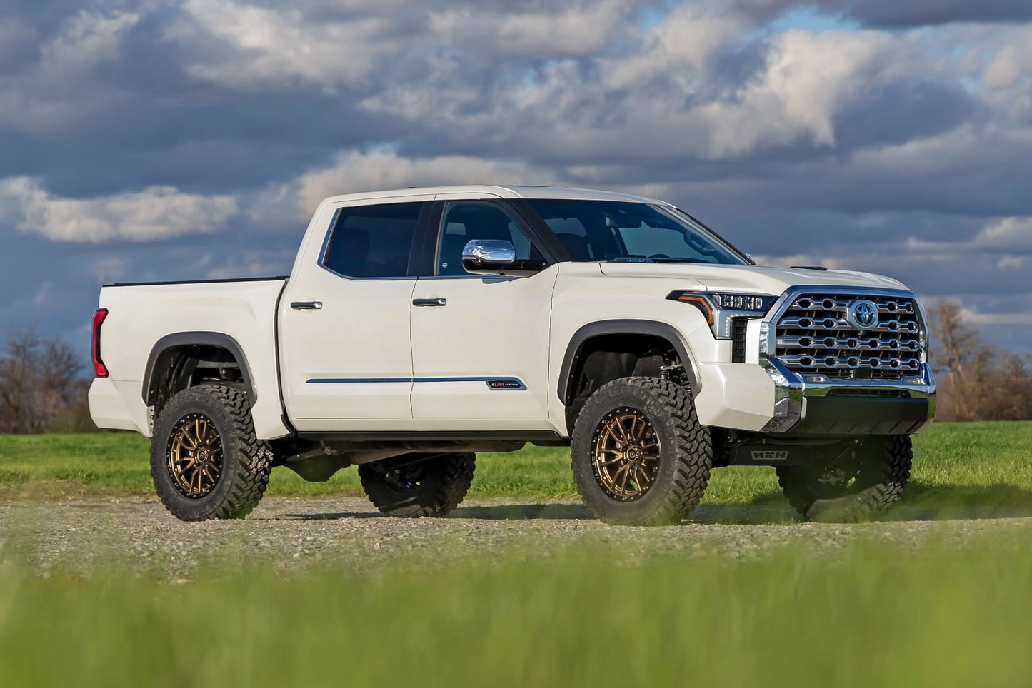 6 Inch Lift Kit OE Air Ride Toyota Tundra 4WD (2022-2026) Rough Country-4
