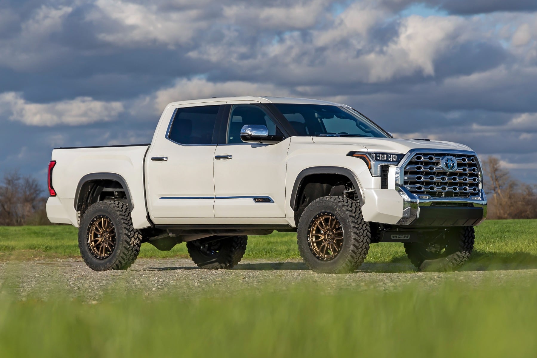 6 Inch Lift Kit OE Air Ride Toyota Tundra 4WD (2022-2026) Rough Country-4