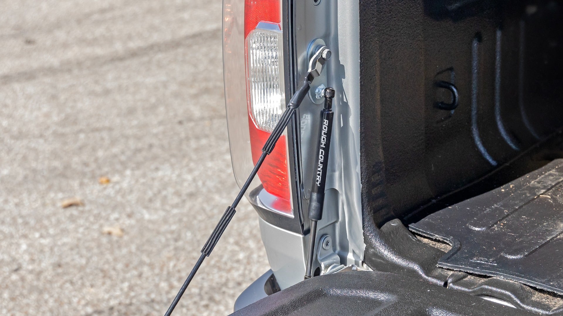 Tailgate Assist Chevy/GMC Canyon/Colorado 2WD/4WD (2015-2022) Rough Country-4
