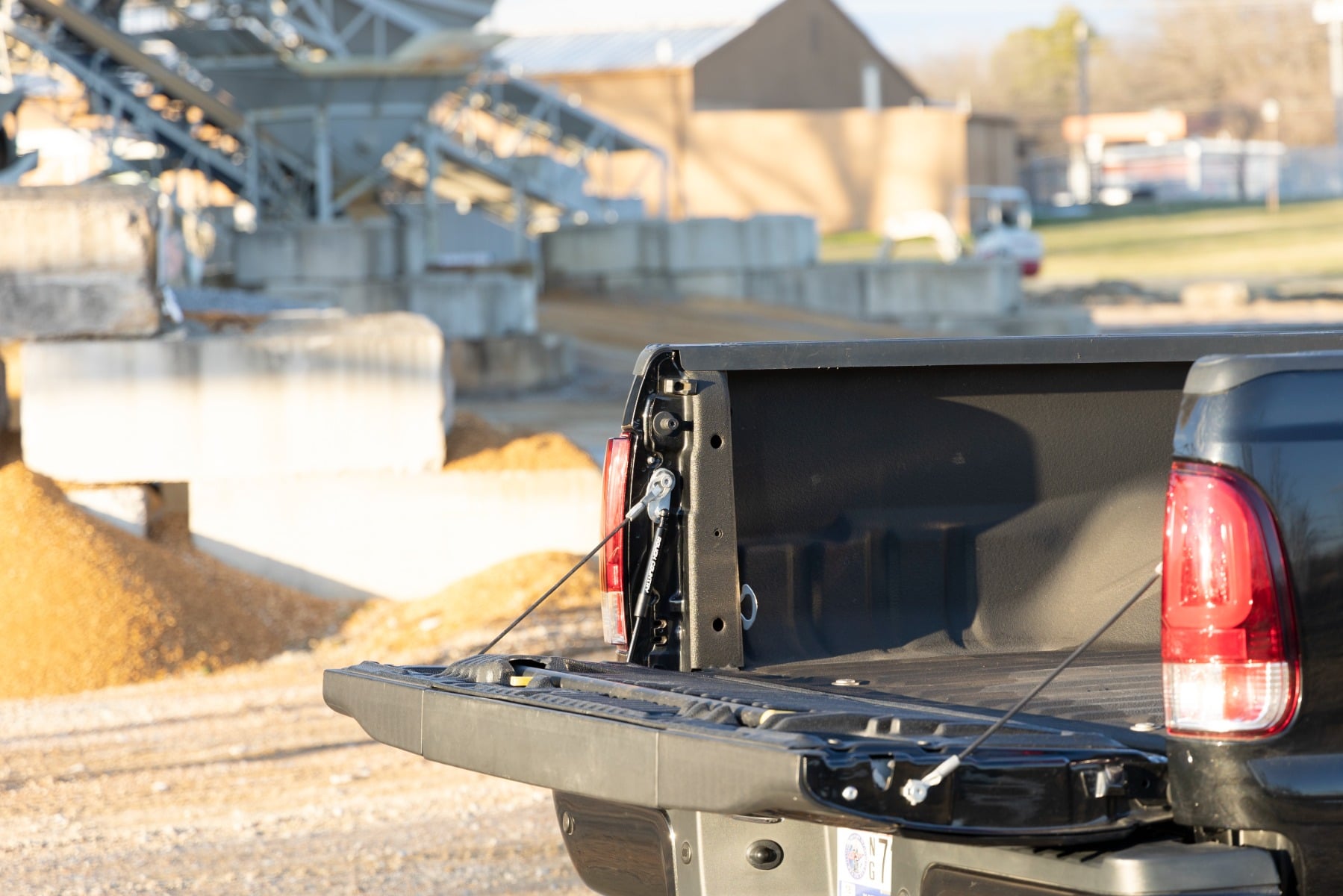 Tailgate Assist Ford F-250/F-350 Super Duty 2WD/4WD (1999-2016) Rough Country-5