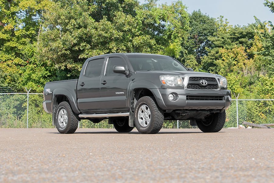 Rough Country 2 Inch Leveling Lift Kit 05-20 Tacoma Rough Country