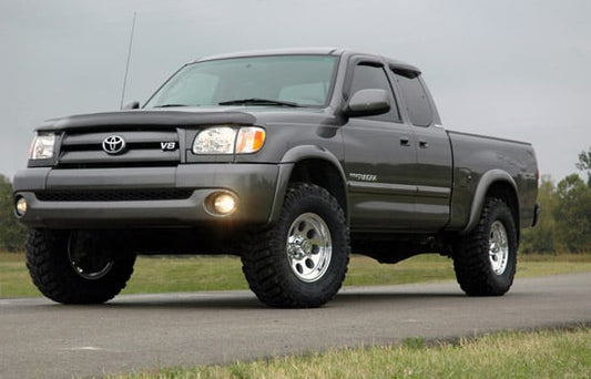 2.5 Inch Lift Kit M1 Struts/M1 Toyota Tundra 4WD (2000-2006) Rough Country-1