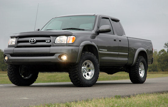 2.5 Inch Toyota Suspension Lift Kit w/V2Shocks Rough Country-1