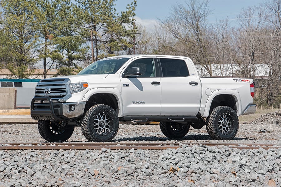 6 Inch Lift Kit M1 Struts/M1 Toyota Tundra 4WD (2016-2021) Rough Country-4