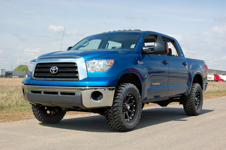 Rough Country 4.5 Inch Toyota Suspension Lift Kit w/ N3 Struts and V2 Shocks For 07-15 Tundra Rough Country