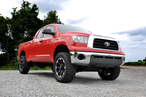 4.5 Inch Toyota Suspension Lift Kit w/ N3 Struts and V2 Shocks For 07-15 Tundra Rough Country-2