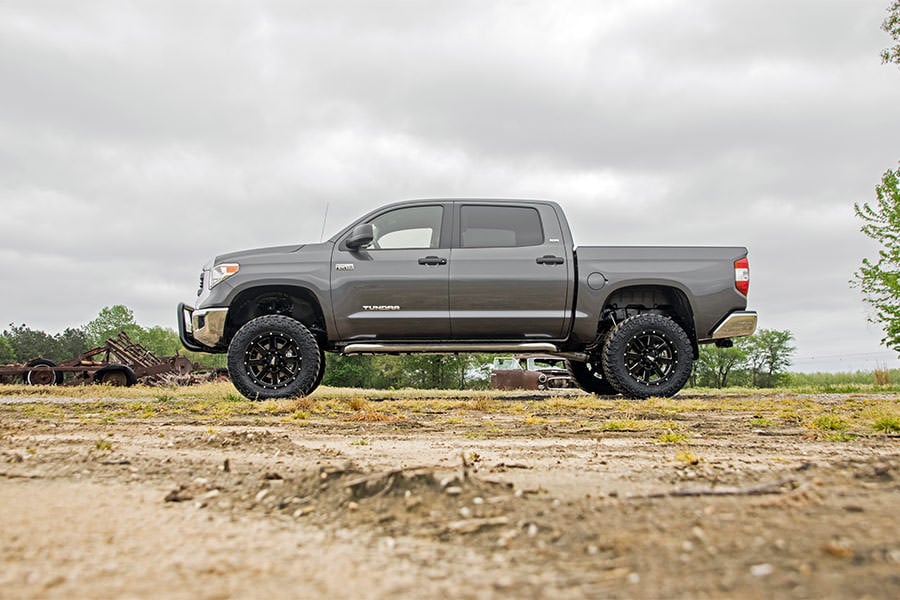 6 Inch Lift Kit M1 Struts/M1 Toyota Tundra 4WD (2007-2015) Rough Country-3