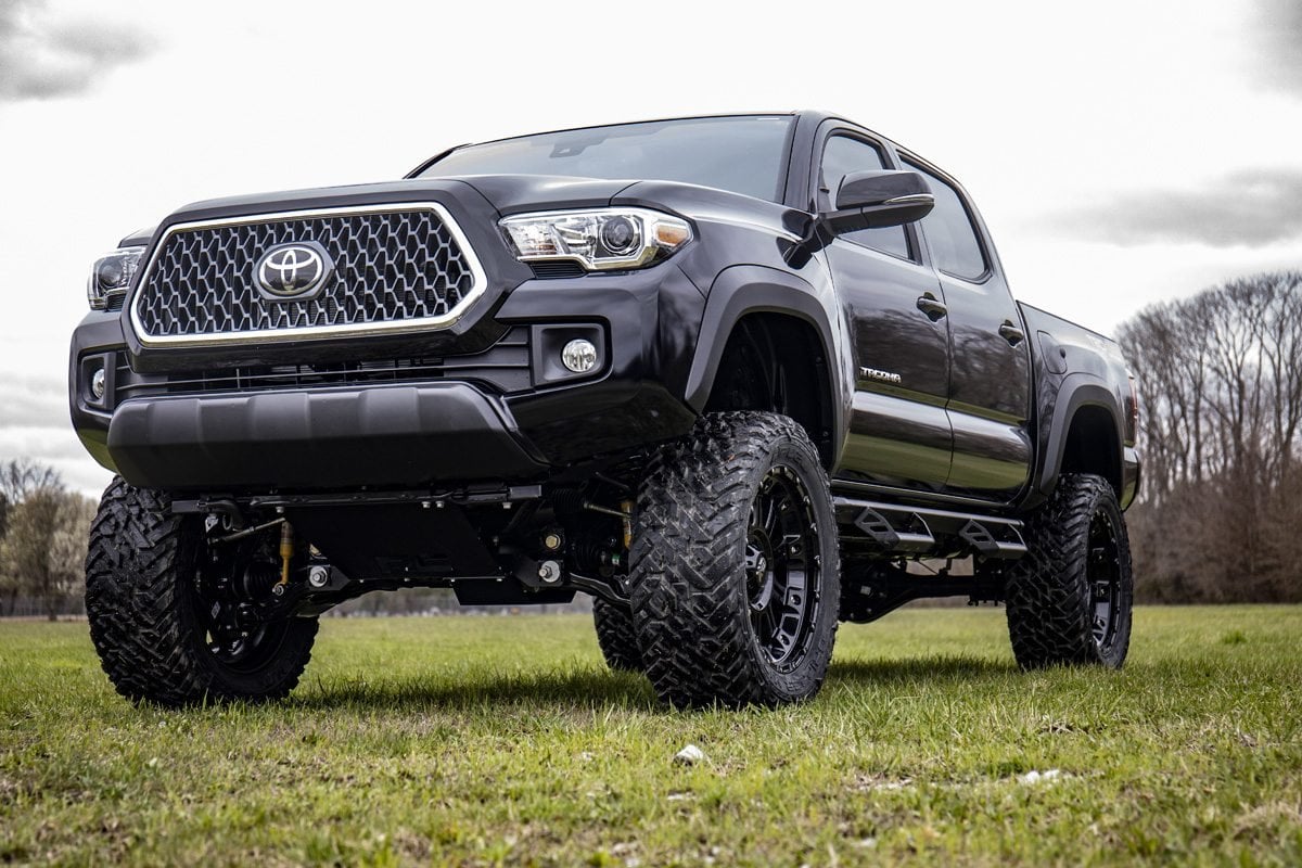 6 Inch Lift Kit M1 Struts/M1 Toyota Tacoma 2WD/4WD (2016-2023) Rough Country-4