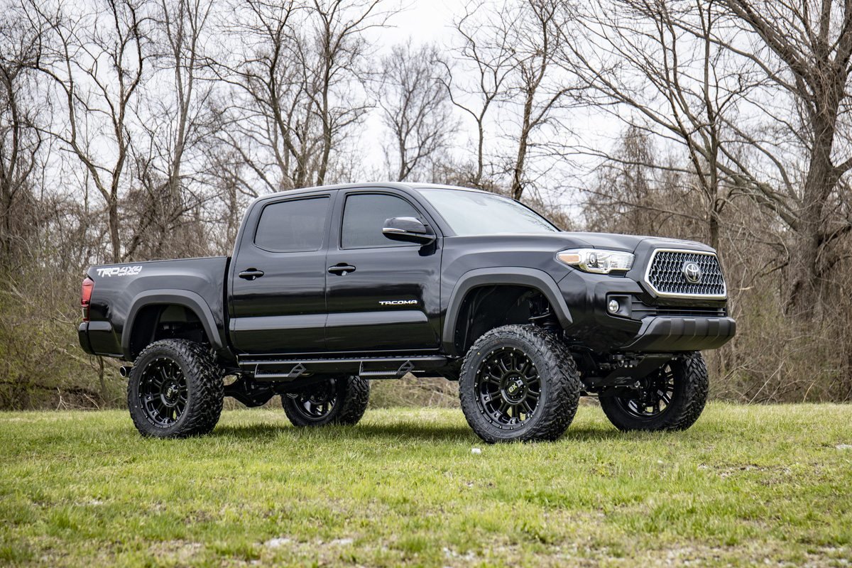 Rough Country 6 Inch Toyota Suspension Lift Kit w/N3 Struts & V2 Shocks 16-20 Tacoma 4WD/2WD Rough Country