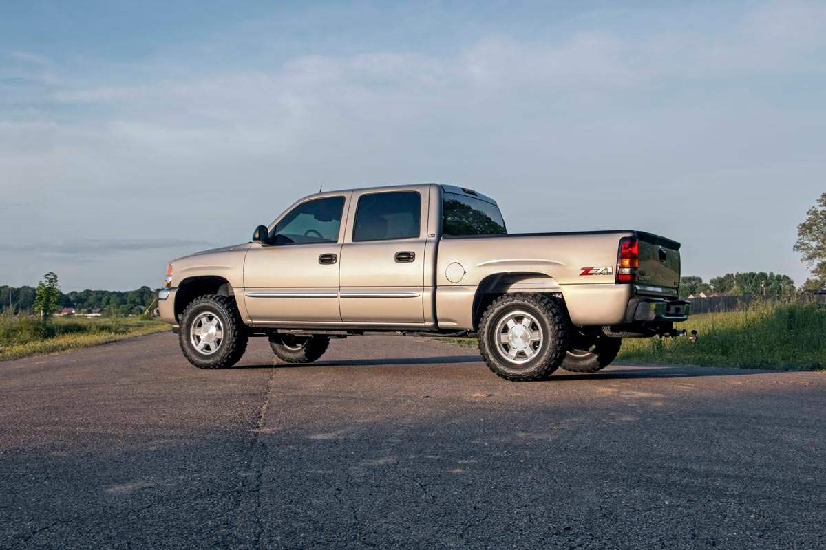 1.5-2 Inch Leveling Kit Chevy/GMC Sierra 1500/Silverado 1500/Tahoe/Yukon (99-06 & Classic) Rough Country-1