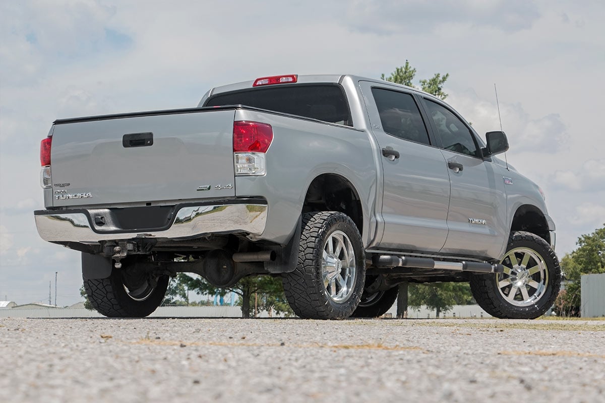 3.5 Inch Lift Kit Vertex/V2 Red Toyota Tundra 4WD (2007-2021) Rough Country-4