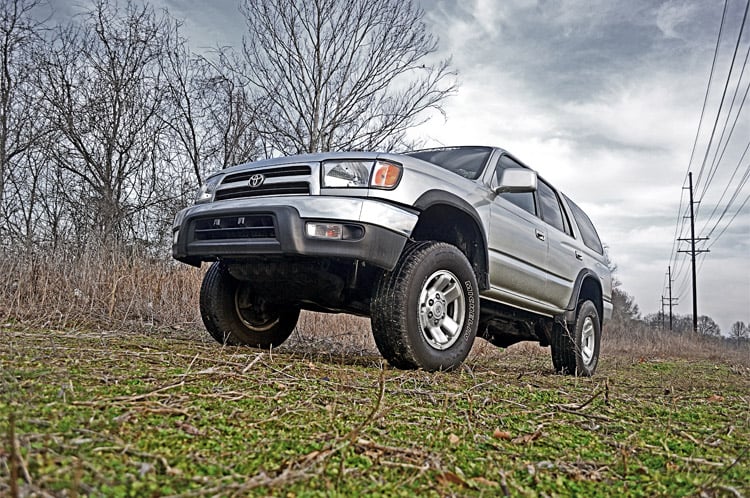 3 Inch Lift Kit M1 Struts/M1 Toyota 4Runner 2WD/4WD (1996-2002) Rough Country-2