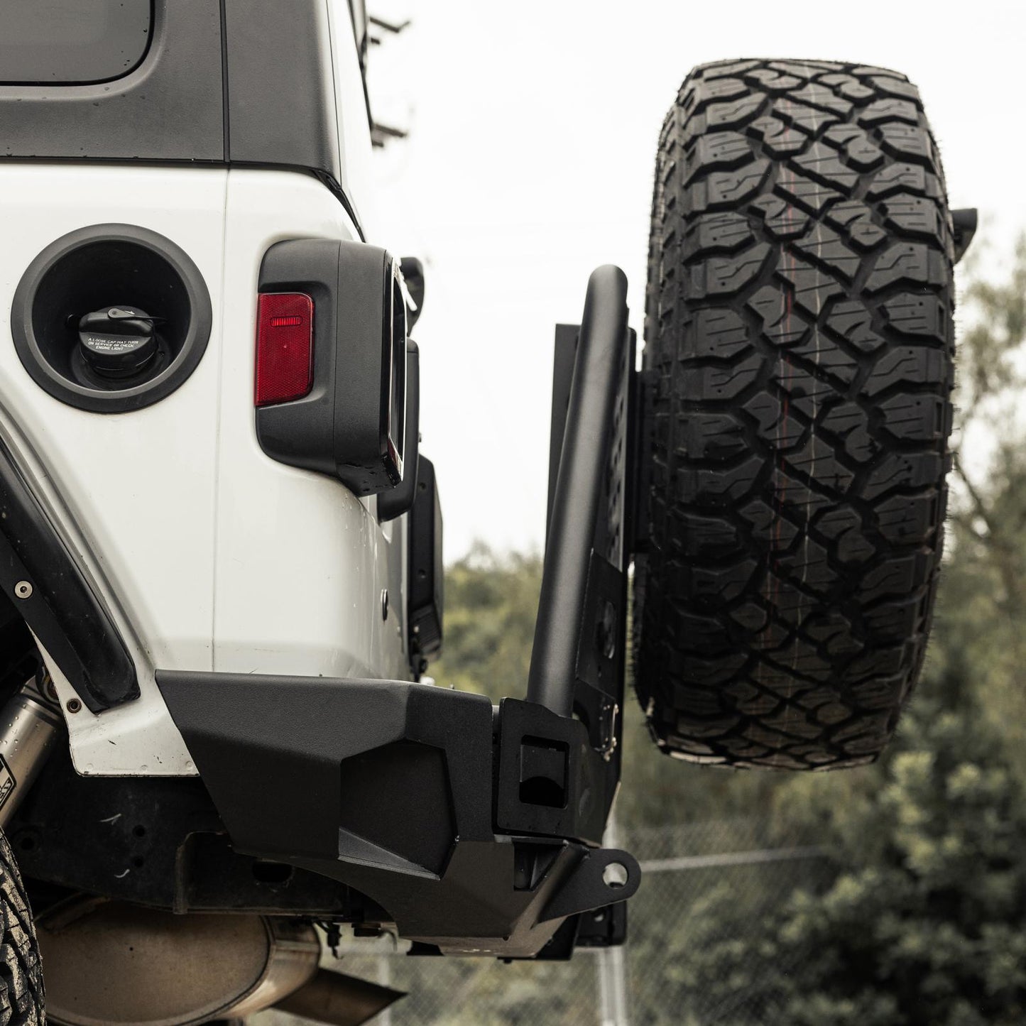Atlas Rear Bumper and Tire Gate 2018-2023 Jeep Wrangler Smittybilt-6