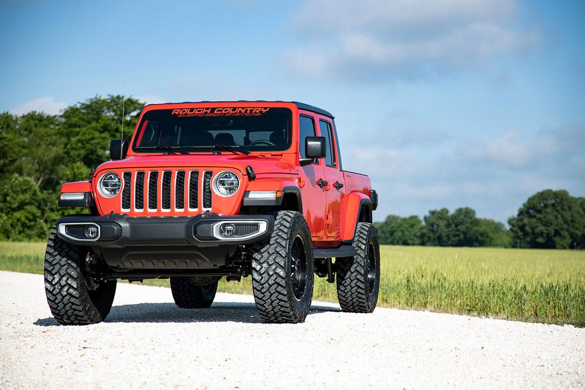 3.5 Inch Lift Kit Spacers V2 Jeep Gladiator JT 4WD (2024-2025) Rough Country-2