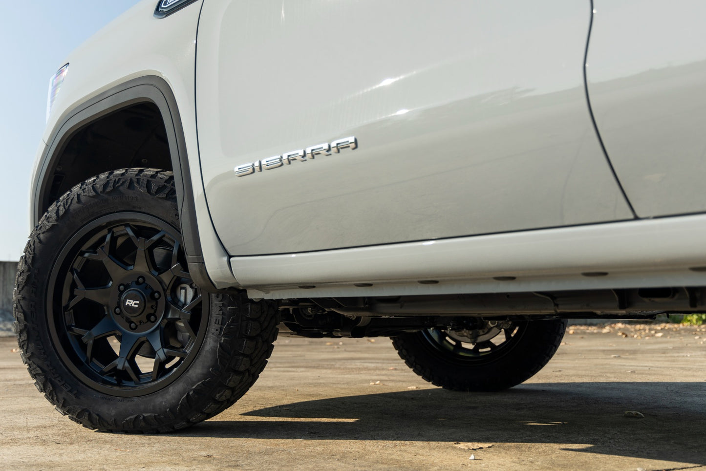 80 Series Wheel One-Piece Semi Gloss Black 20x9 Rough Country-23