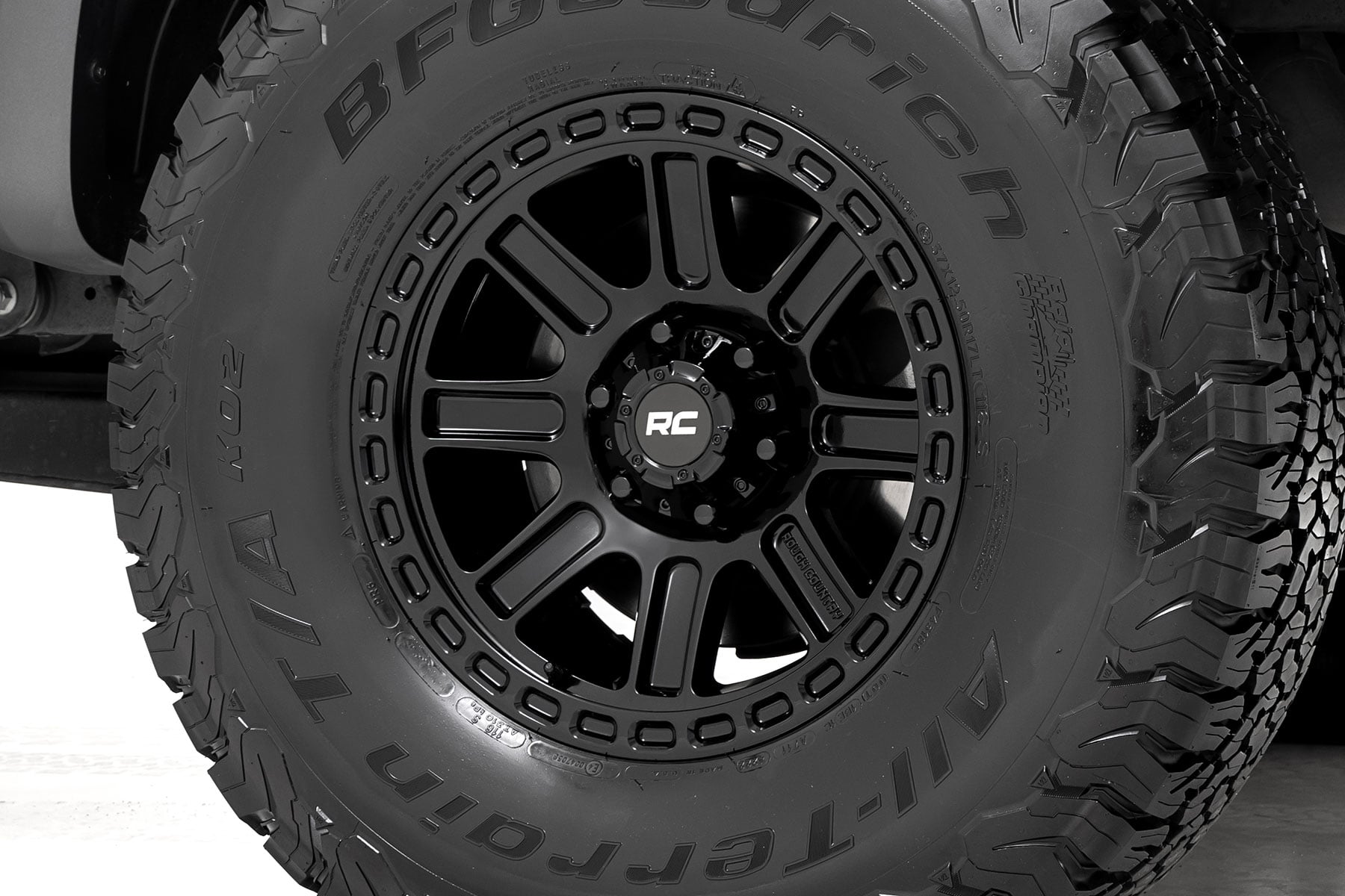 84 Series Wheel Gloss Black 17x8.5 Rough Country-4