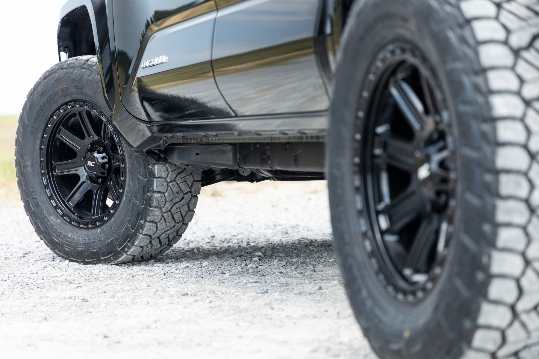 84 Series Wheel Gloss Black 18x8.5 Rough Country-5