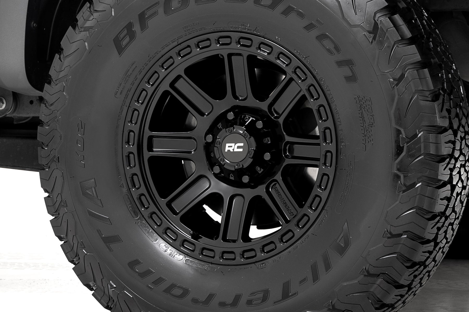 84 Series Wheel Gloss Black 18x8.5 Rough Country-16