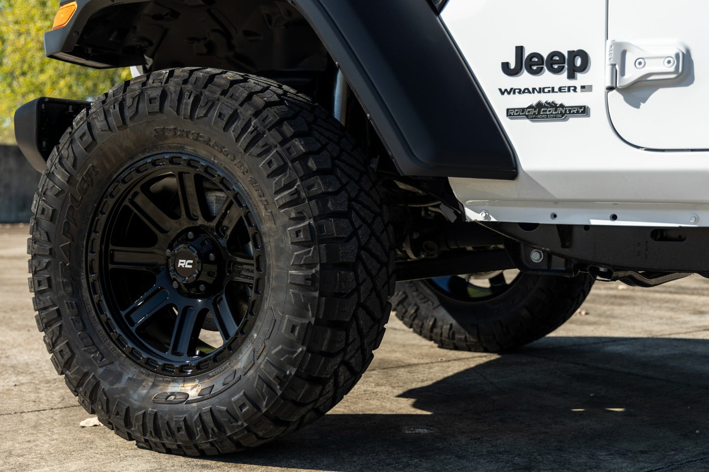 84 Series Wheel Gloss Black 18x8.5 Rough Country-17