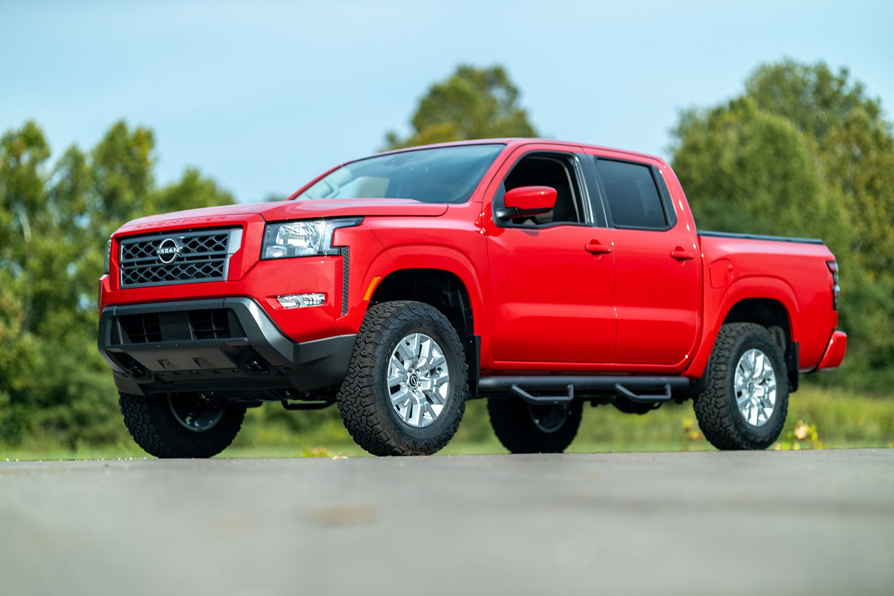 2.5 Inch Lift Kit M1 Struts/M1 Nissan Frontier 4WD (2005-2023) Rough Country-4
