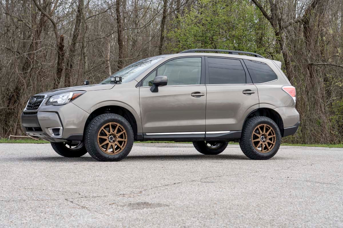 2 Inch Lift Kit Loaded Strut Subaru Forester 4WD (2014-2018) Rough Country-3