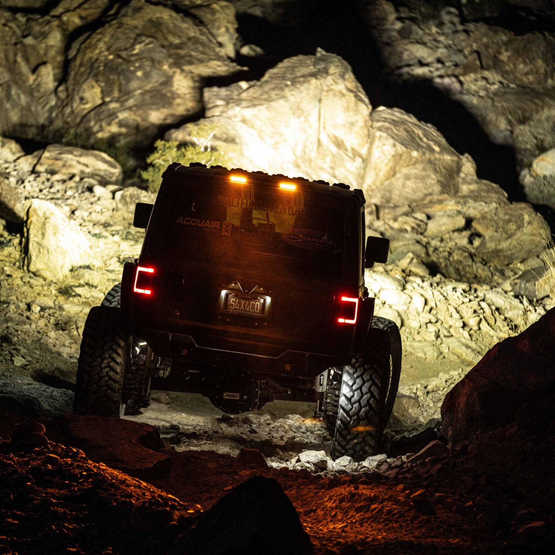 28 Inch Rear-Facing Chase LED Light Bar with Integrated Lighting Functions and Wire Lead For Jeep Wrangler JL/JlU KC Hilites-11