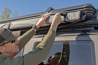 Retractable Roof Rack Awning 6 Foot 6 Inch x 9 Foot 8 Inch (Fits Trucks & SUVs) Rough Country-4