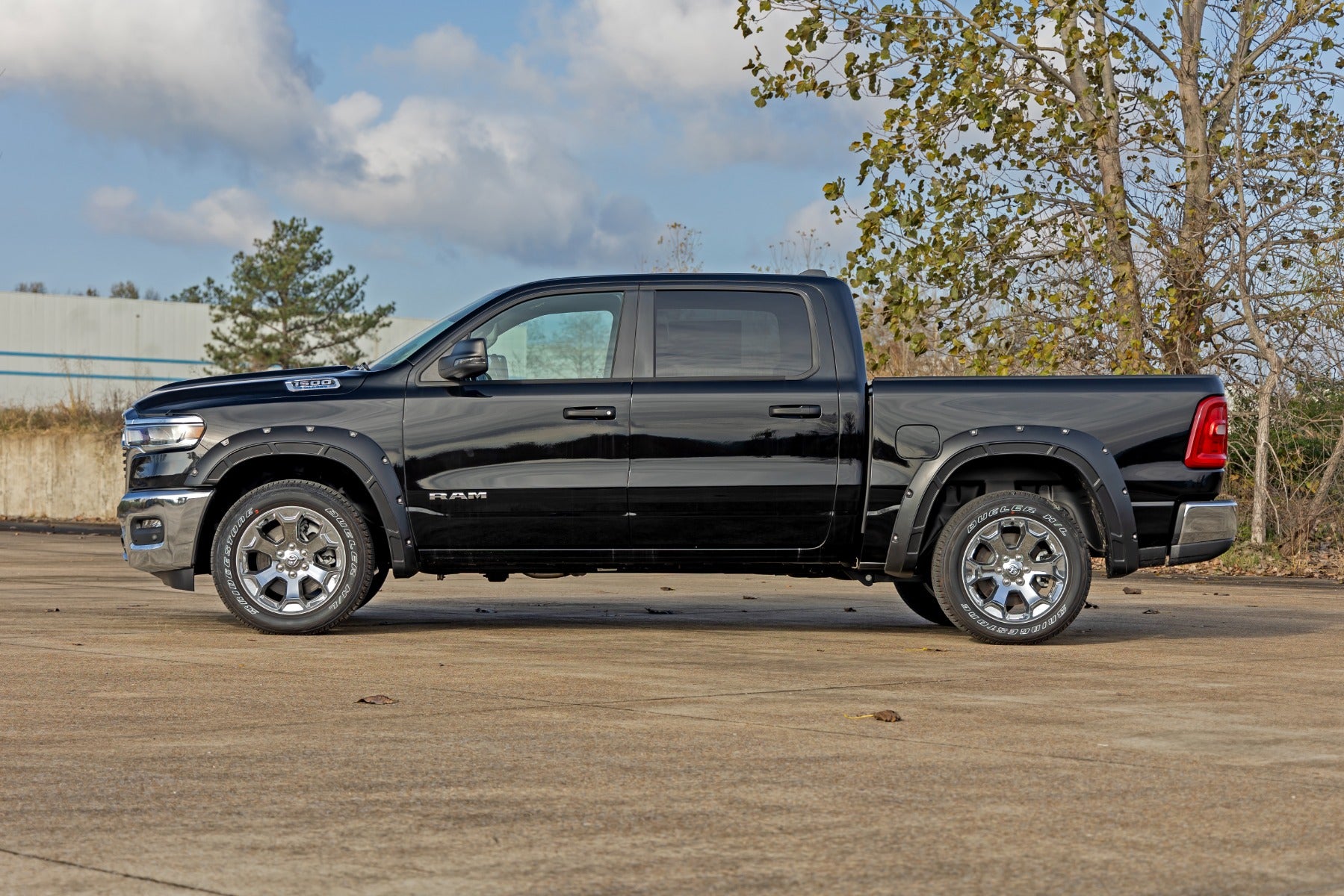 Fender Flares Defender Ram 1500 2WD/4WD (2025) Rough Country-3