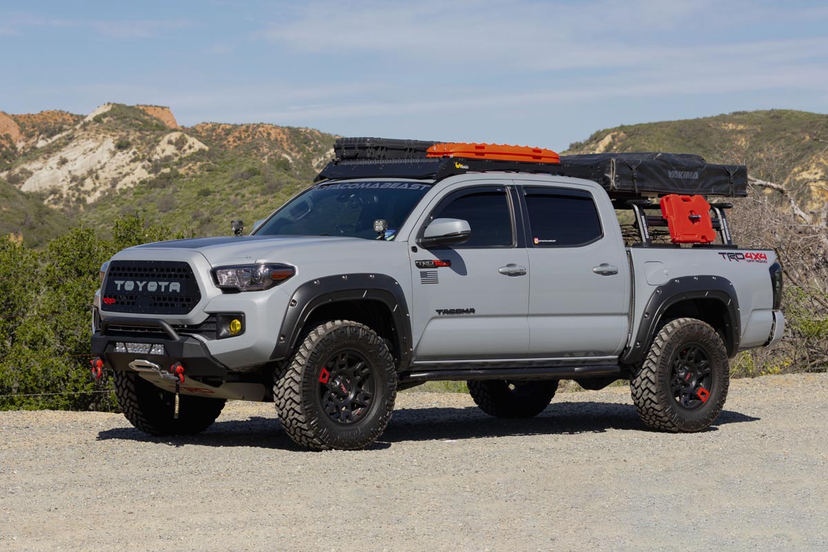 Defender Pocket Fender Flare Gloss Black Toyota Tacoma (16-23) Rough Country-1