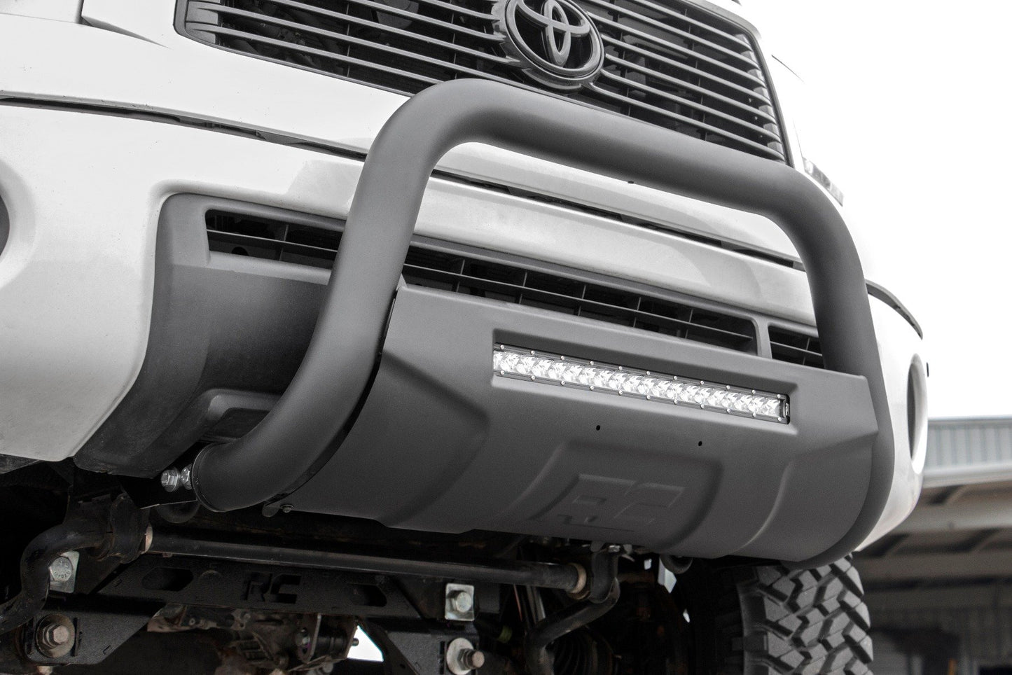 Toyota 07-20 Tundra Bull Bar w/LED Light Bar Black Rough Country-2